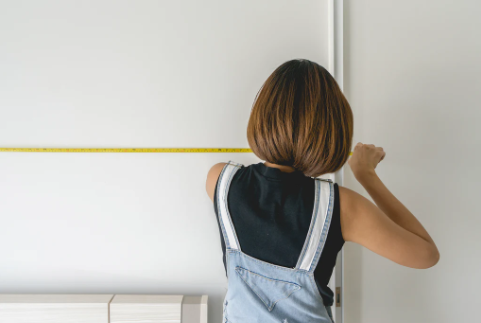 How To Measure Your Wall for Wallpapering