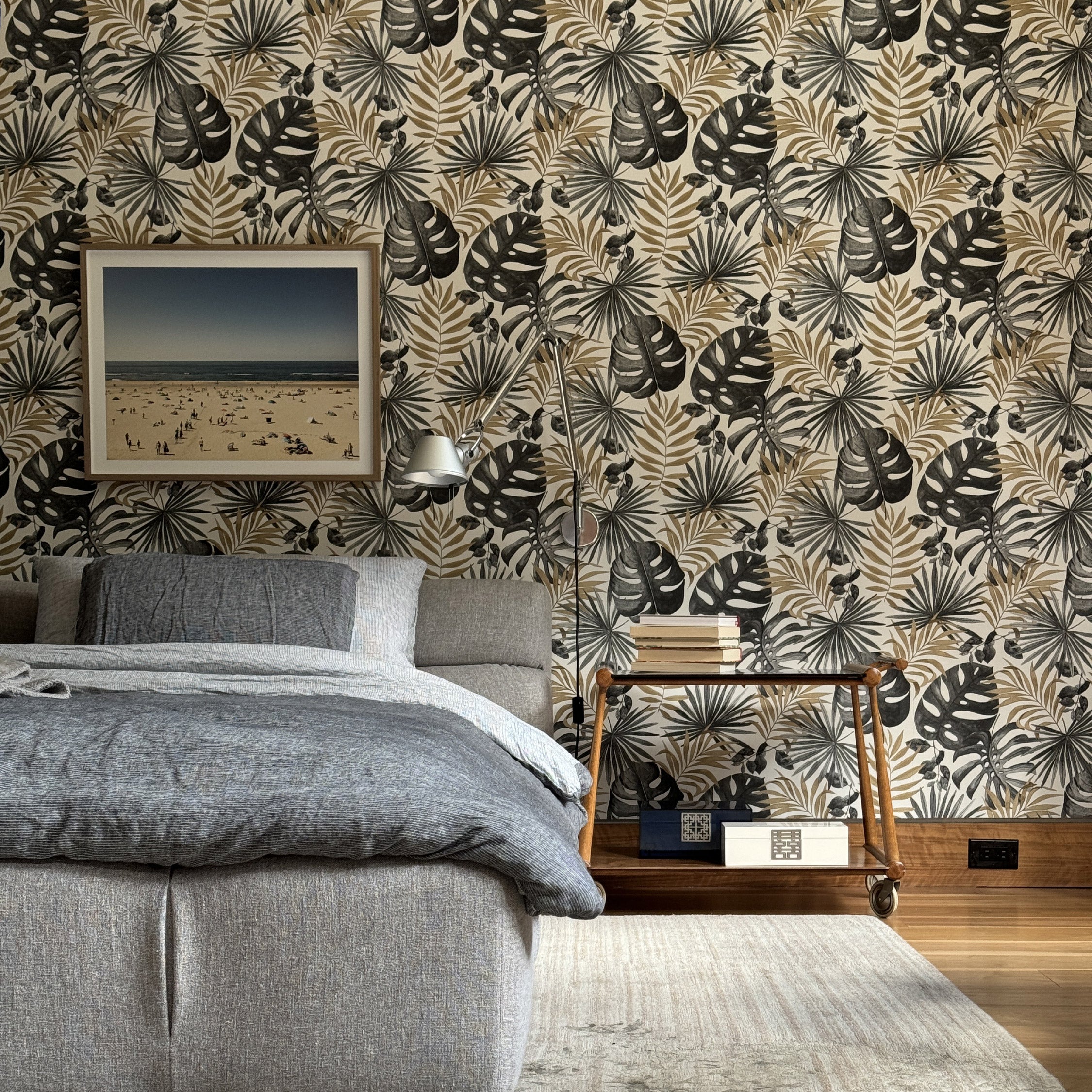 Jungle Wall Black/Gold Wallpaper