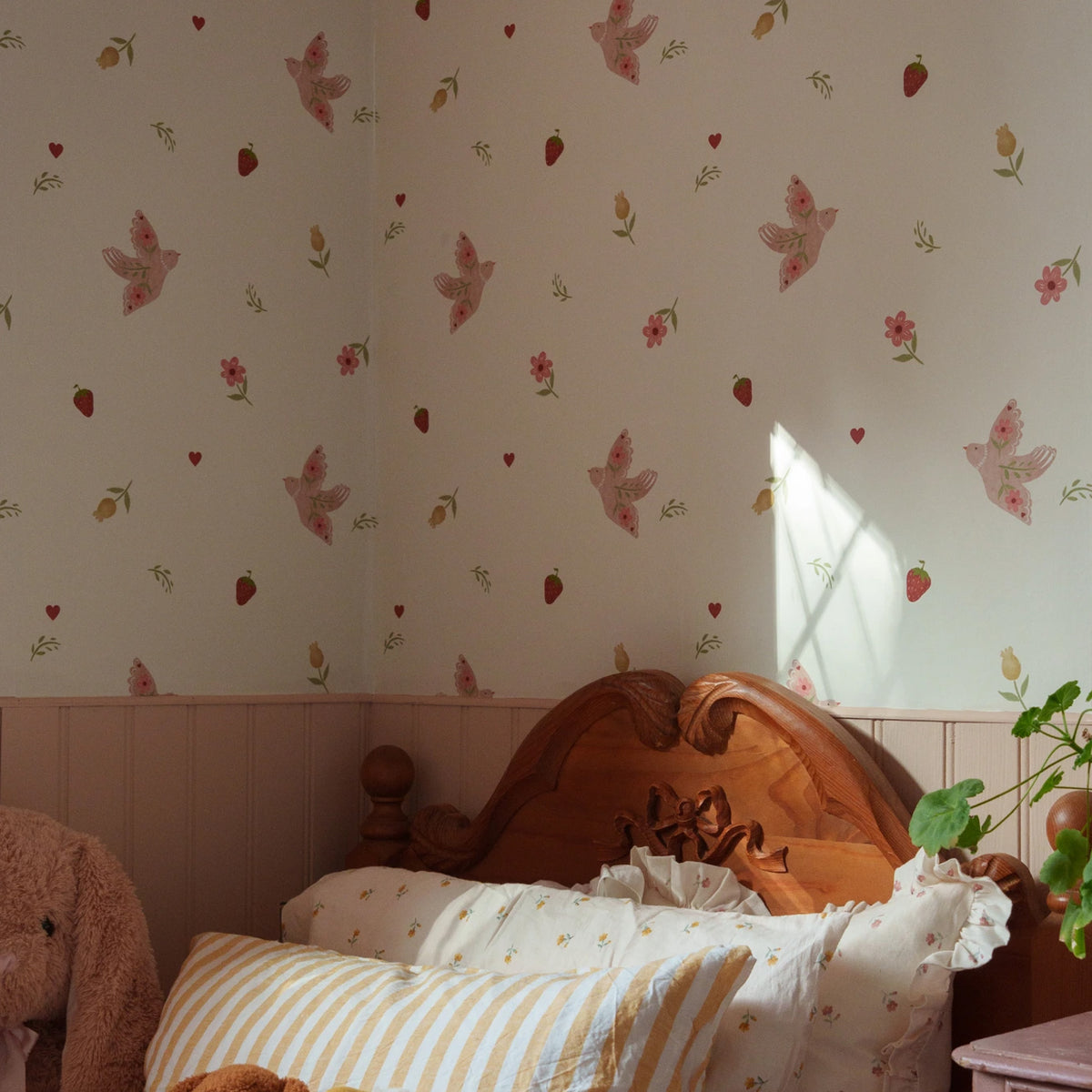 Summer Festival Cream & Blush Wallpaper