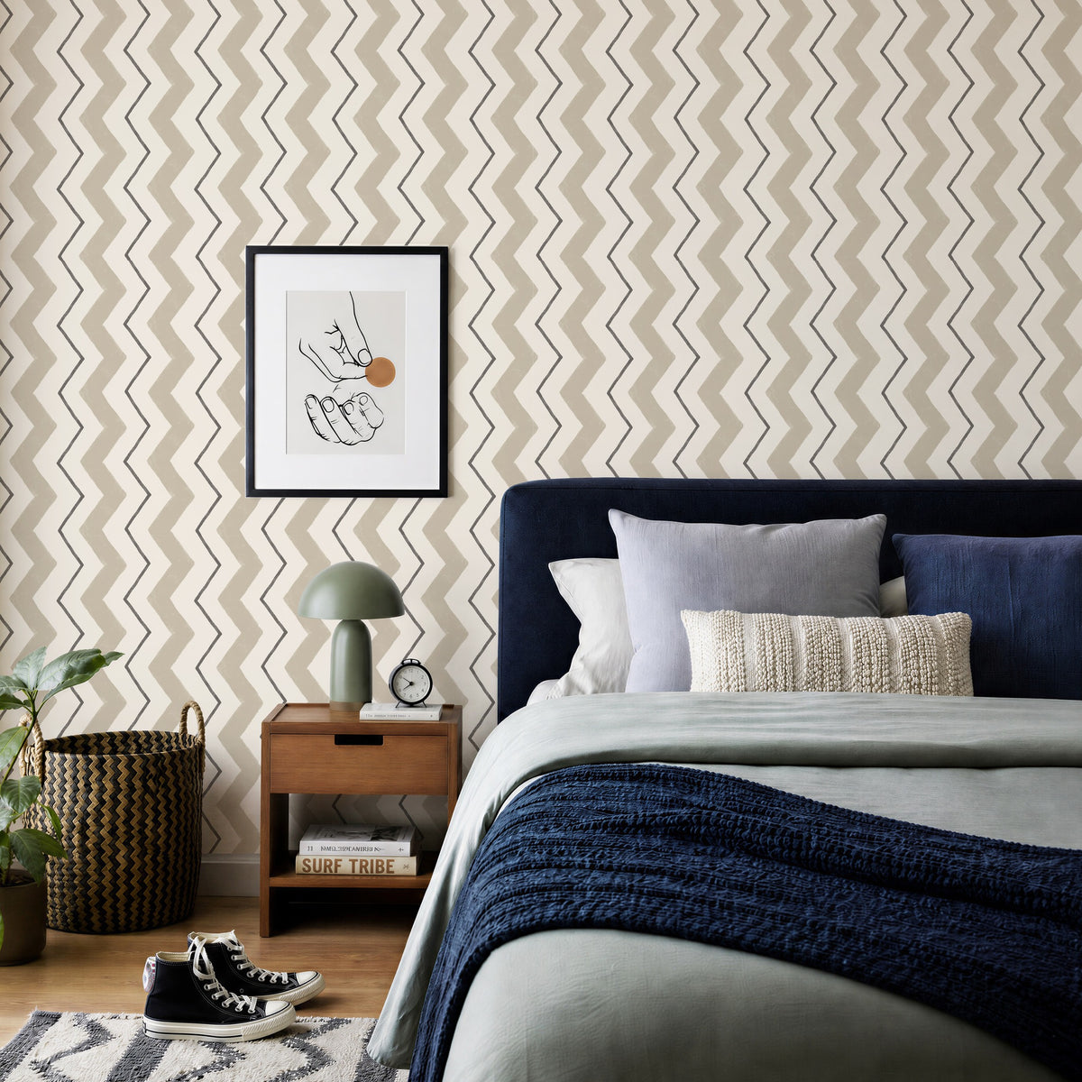 Blitzen Stripe Beige & Black Wallpaper