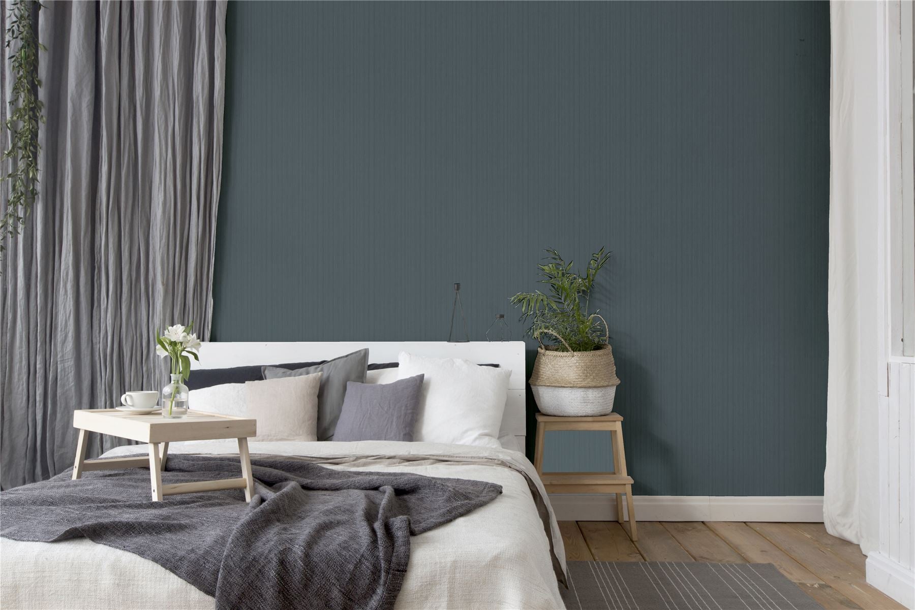 Silk Cascade Navy Wallpaper