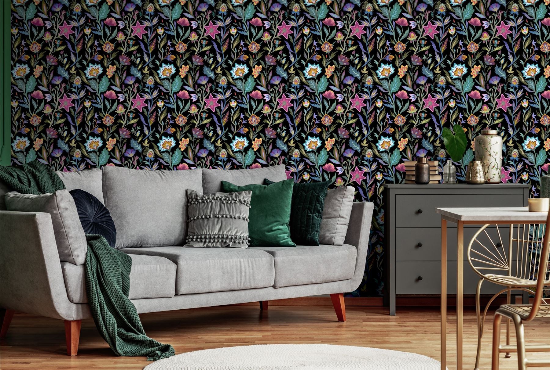 Lush Paradise Black Wallpaper