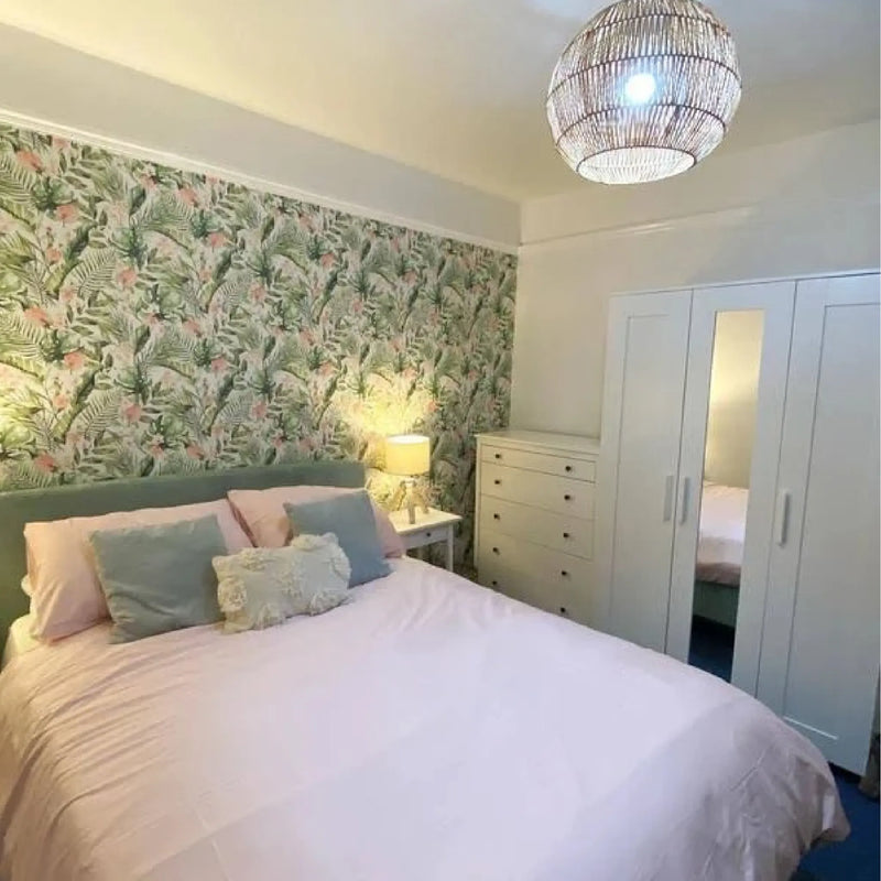 Customer room featuring Arthouse wallpaper