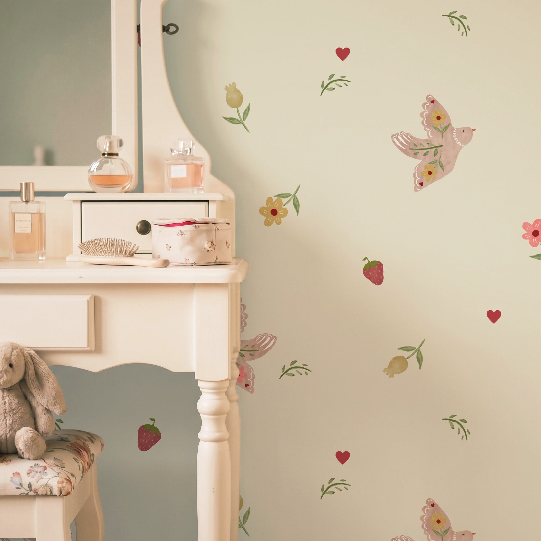 Summer Festival Cream & Blush Wallpaper
