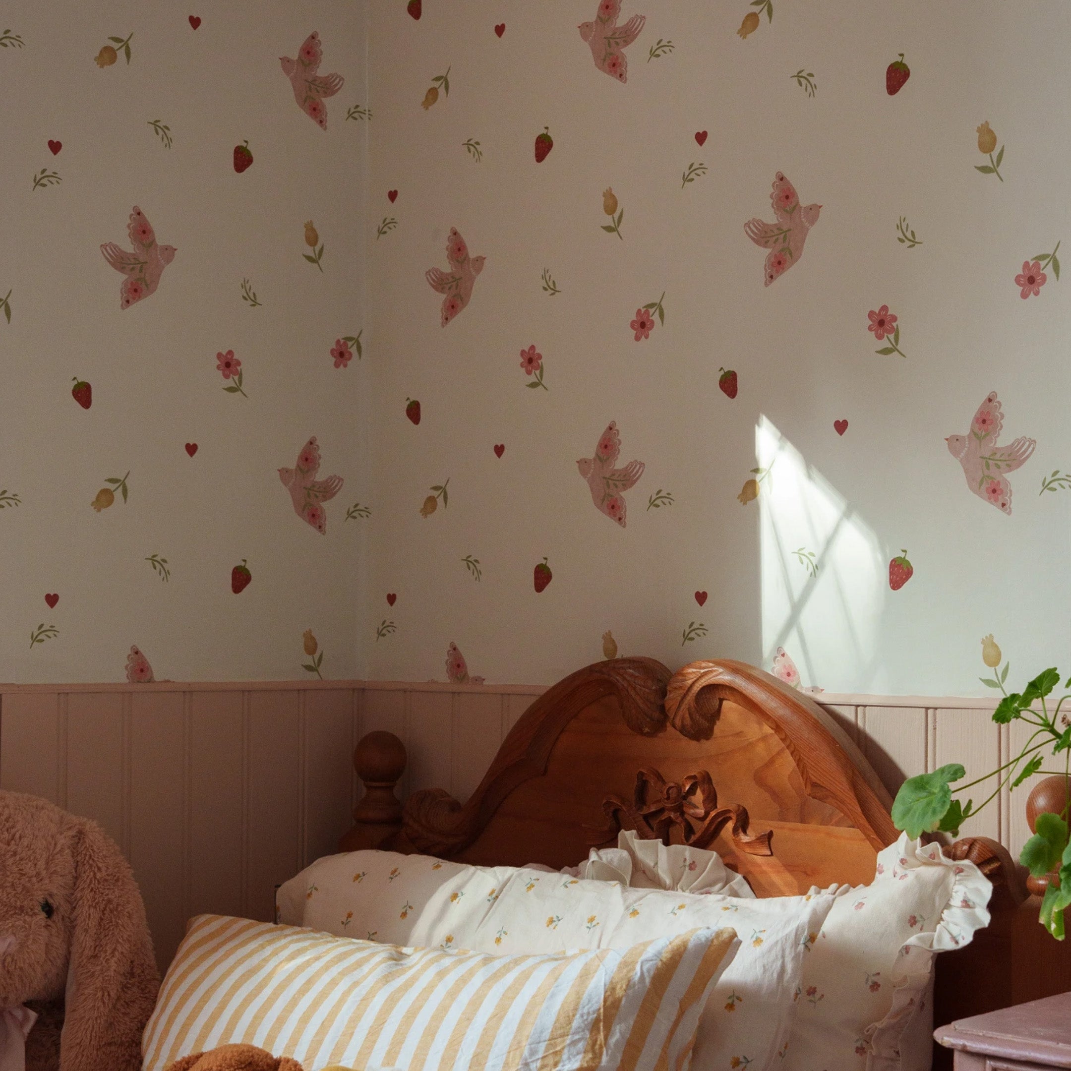 Summer Festival Cream & Blush Wallpaper