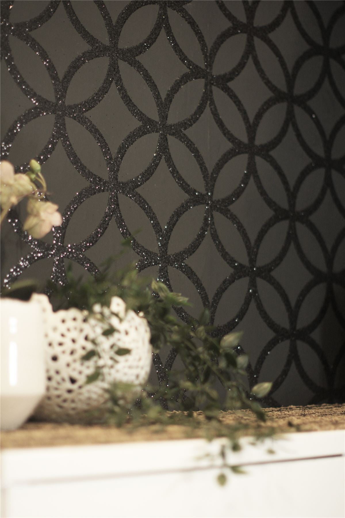 Sequin Geo Black Wallpaper